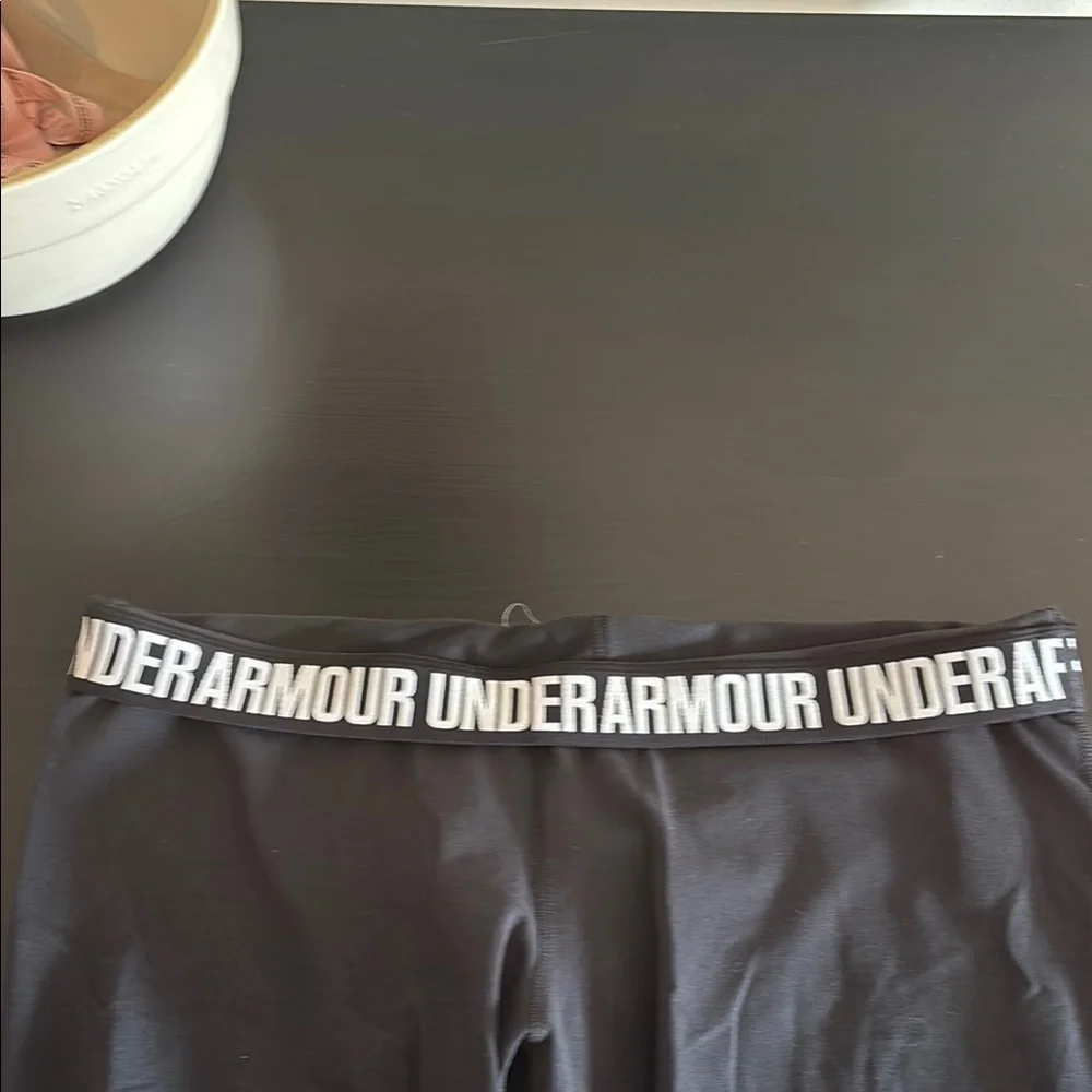 Under Armour Black Capri Leggings - Picture 5 of 9